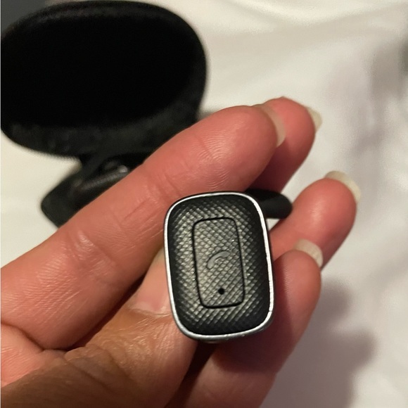 Iworld ear buds without charger case included - Picture 6 of 6